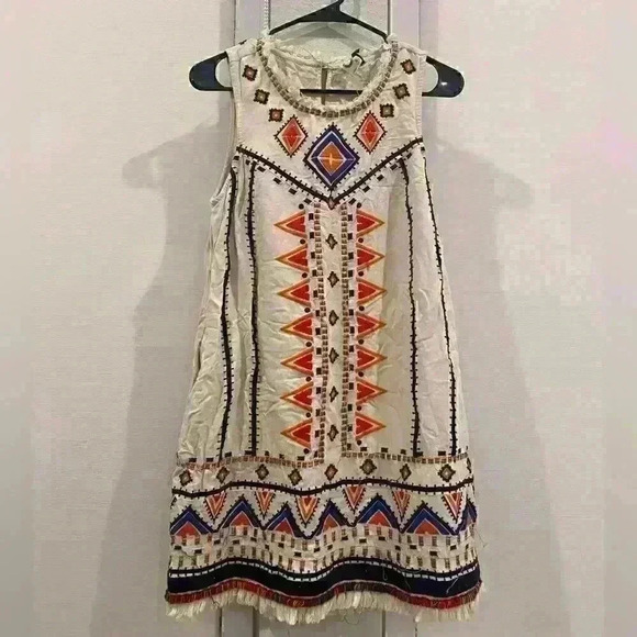 ANTHROPOLOGIE | Reagan Embroidered Shift Dress Akemi + Kin | Sz 4 - Picture 2 of 6